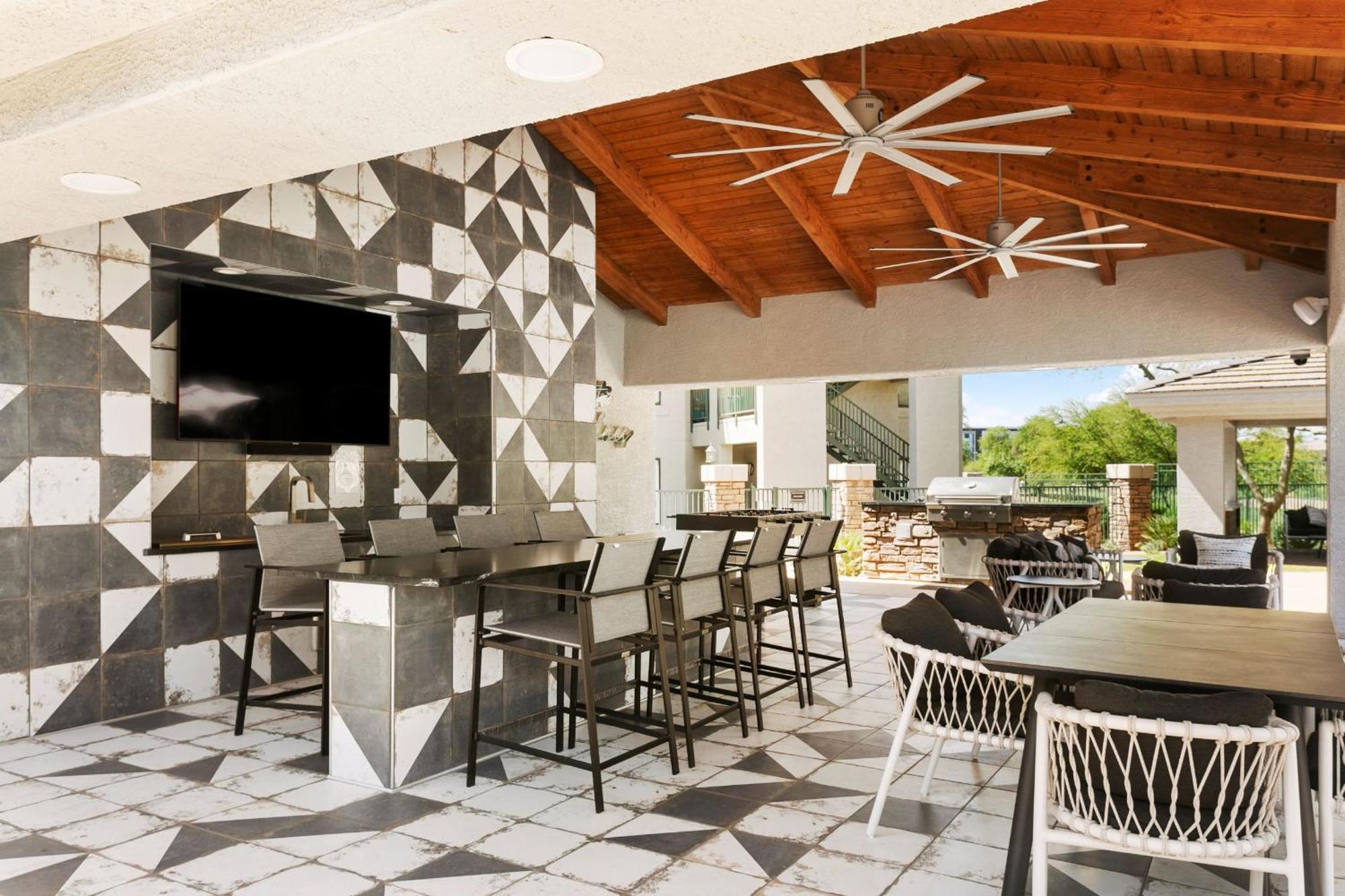 Apartment Cozysuites At Kierland Commons With Pool #16 *